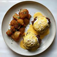 Birria or Barbacoa Bennies (Eggs Benedict)